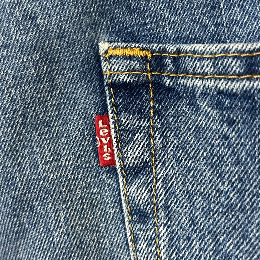 Levi’s 505 Men’s 42x32 Regular Fit Medium Wash Jeans - Picture 5 of 10